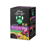 چای سیاه و تکه های گل محمدی و هل